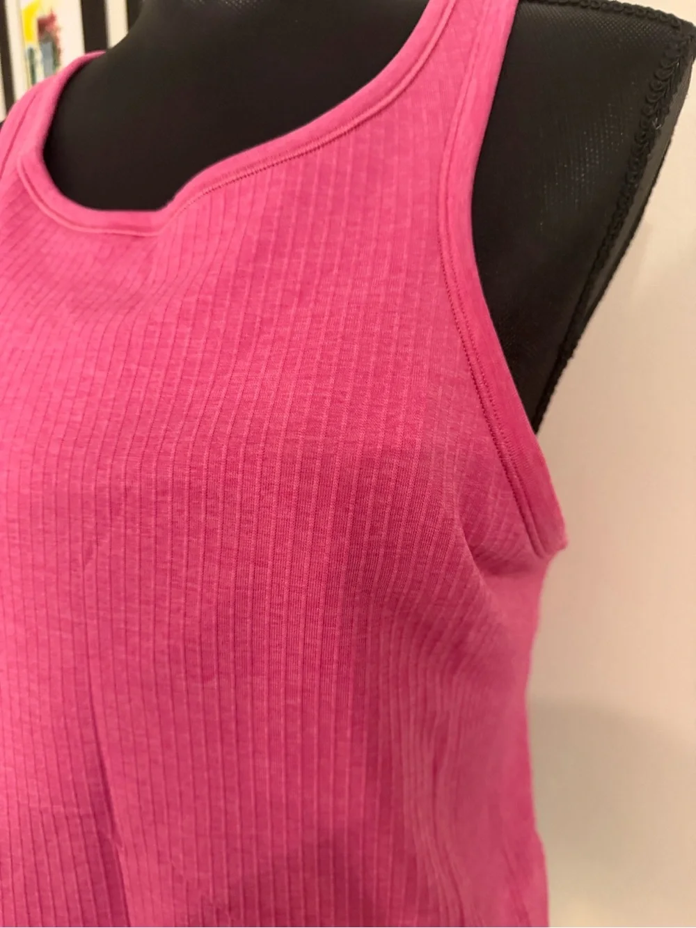 Lululemon Athletica Women’s Ribbed Scoop Neck Crop Top size 12